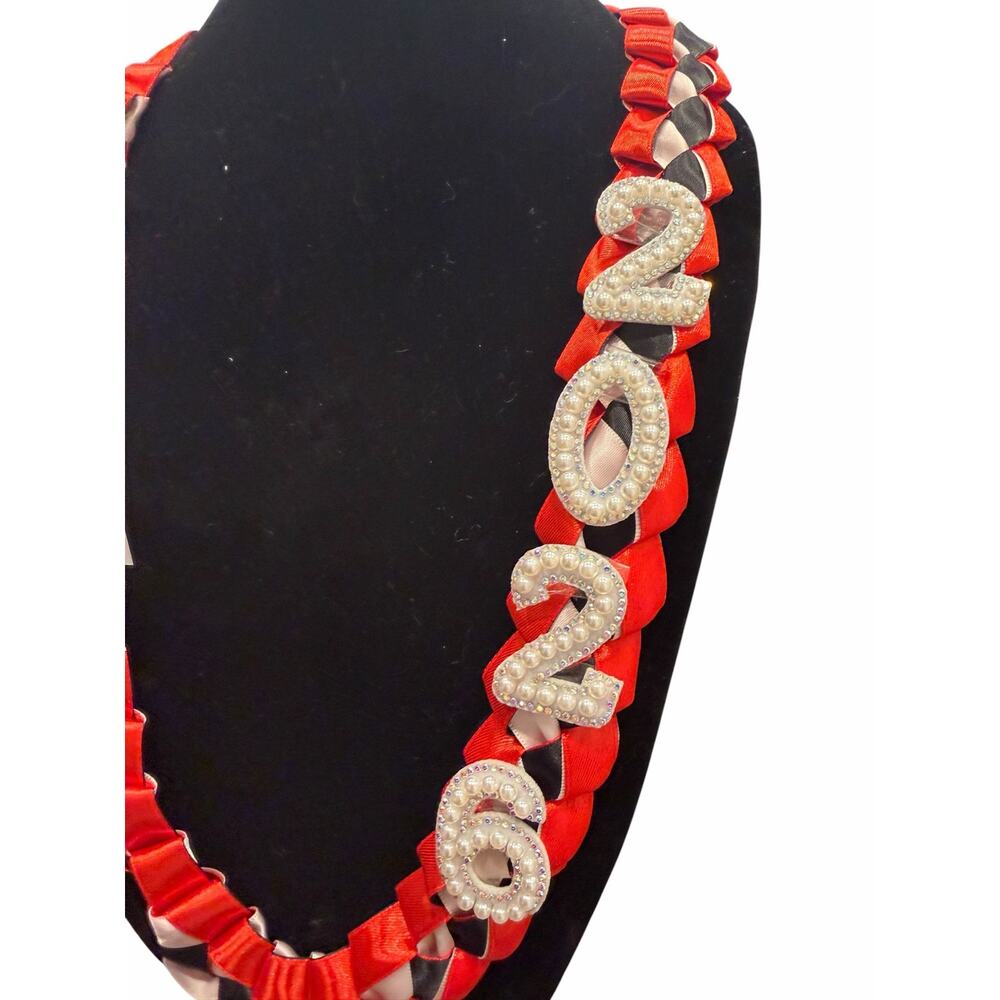 Class of 2026 Graduation Lei with Bling Beaded 2026 Red Black White Ribbon Lei - Picture 3 of 5